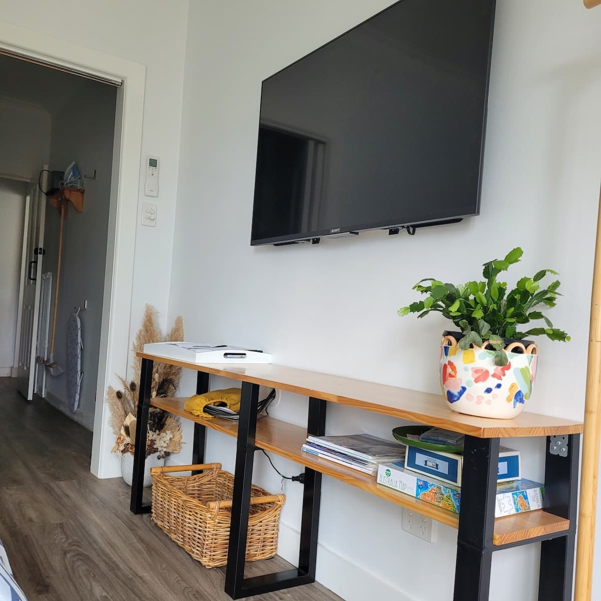 Ocean Escape - pet friendly private guest suite photo 5